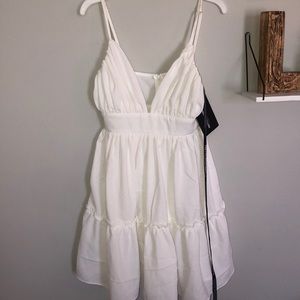 Adorable white dress!!